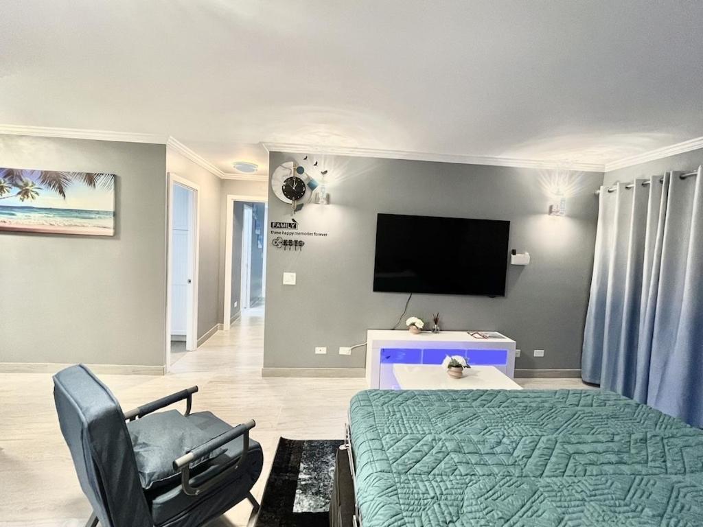 Waikiki Condo 2 Bedrooms 2 Bathrooms With 1 Free Parking Space Гонолулу Екстер'єр фото