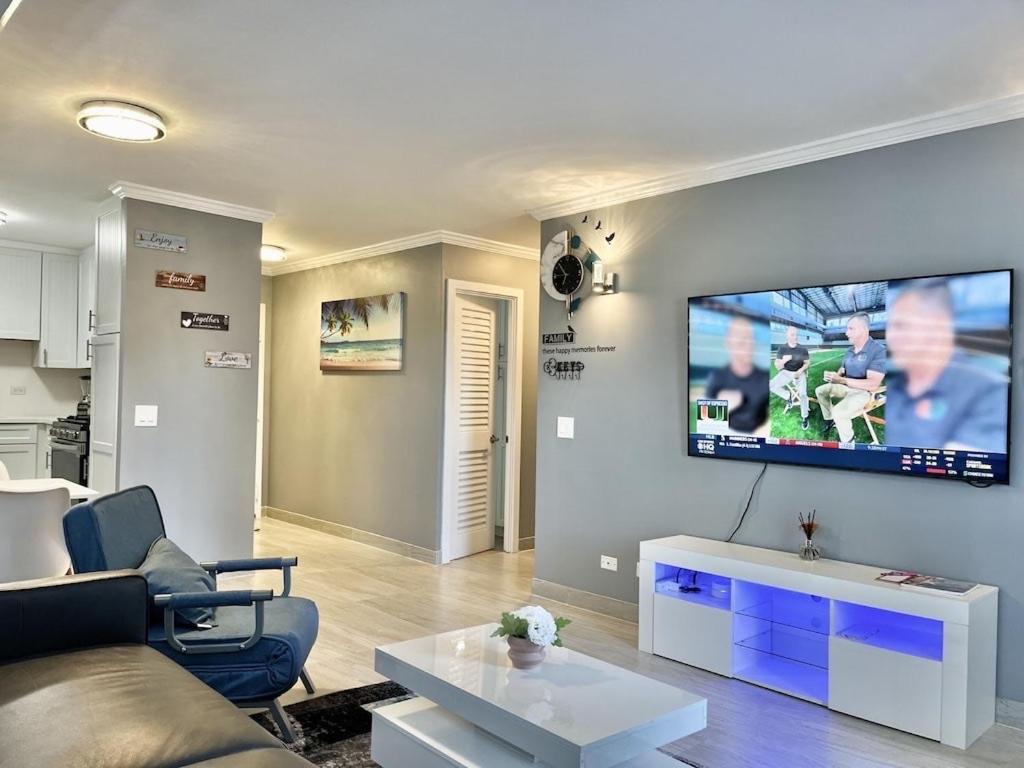 Waikiki Condo 2 Bedrooms 2 Bathrooms With 1 Free Parking Space Гонолулу Екстер'єр фото