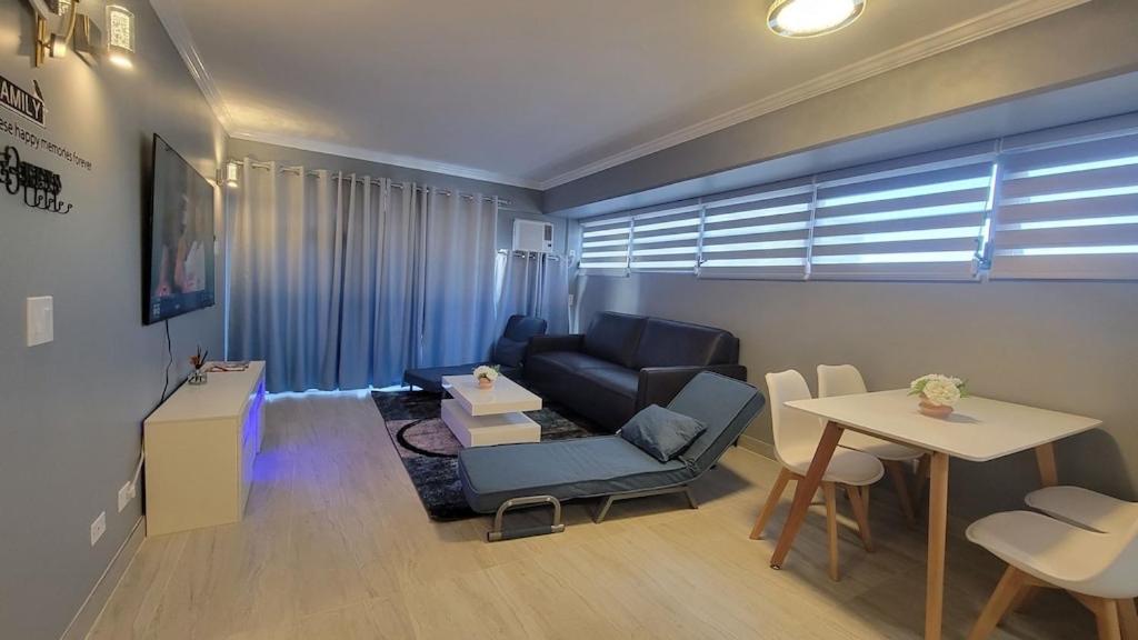 Waikiki Condo 2 Bedrooms 2 Bathrooms With 1 Free Parking Space Гонолулу Екстер'єр фото